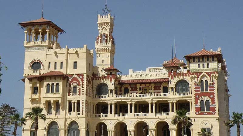 Front view of Montazah Palace building